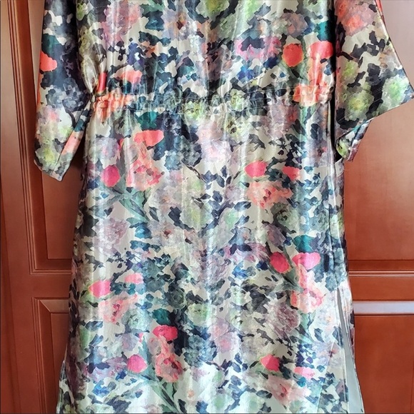 Abstract Floral Satin Duster with *Pockets*!! - Picture 4 of 11
